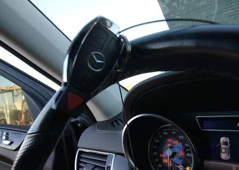 2017 Mercedes-Benz Gls 450 4Matic z USA, uszkodzony, nr VIN 4JGDF6EE6HA884986